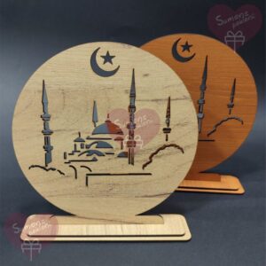 ramazanski stalak drveni sa izgraviranom dzamijom i polumjesecom sa zvijezdom